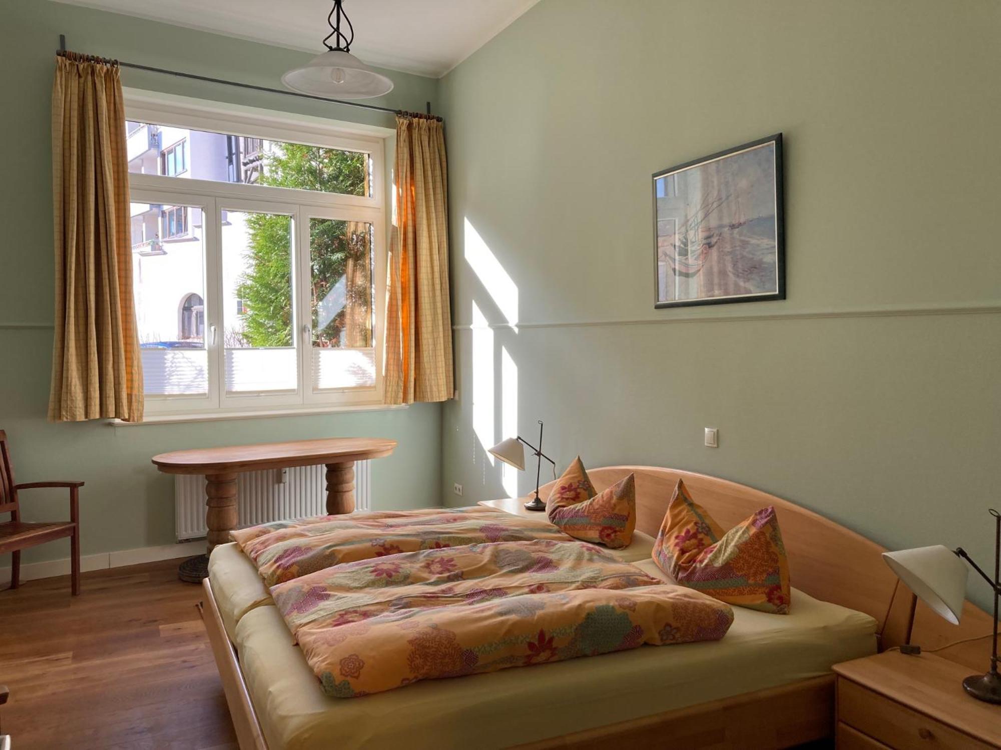 Fewo Mit 2 Schlafzimmern, Wohnkueche, Terrasse Bonn Esterno foto