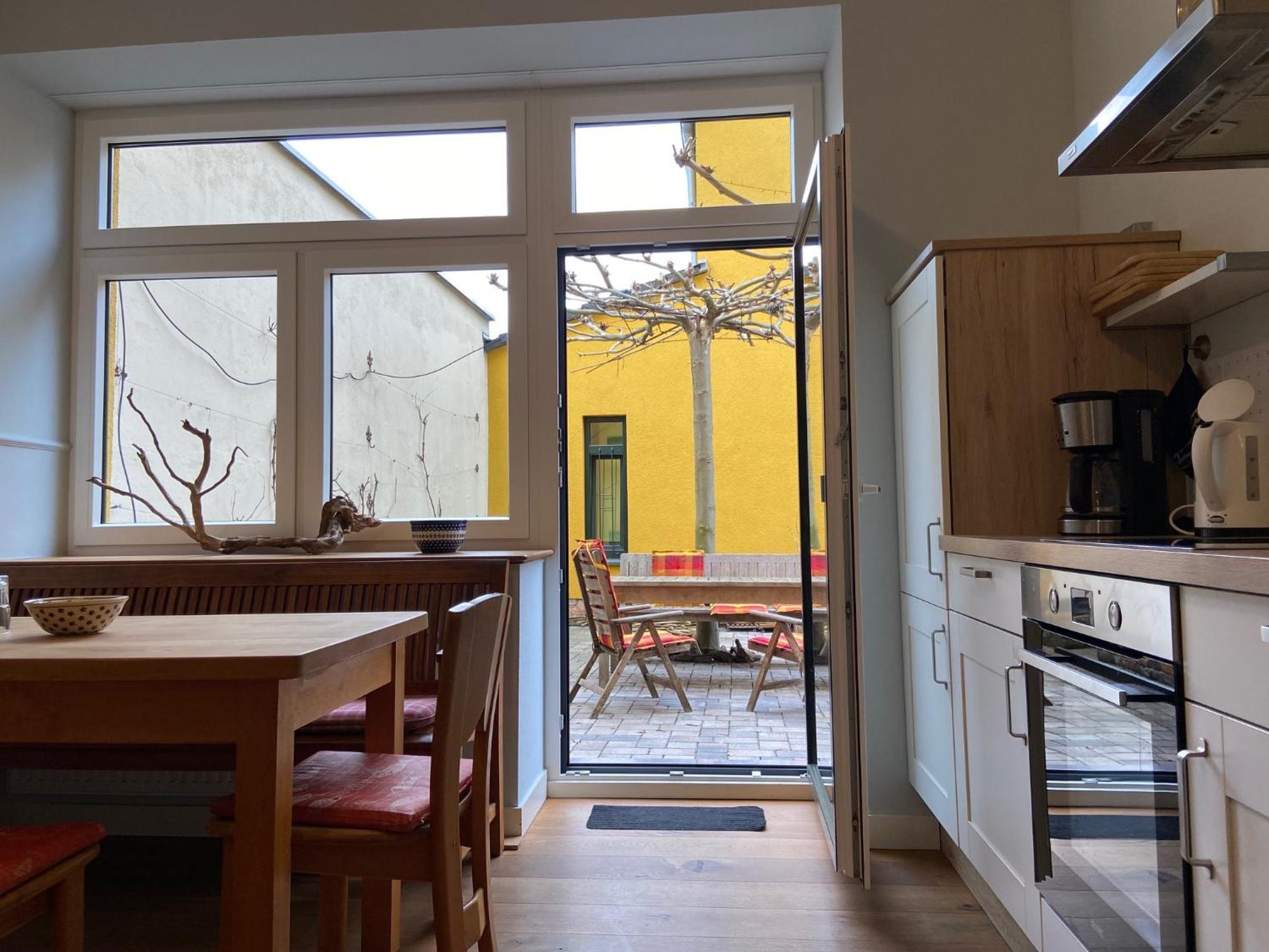 Fewo Mit 2 Schlafzimmern, Wohnkueche, Terrasse Bonn Esterno foto