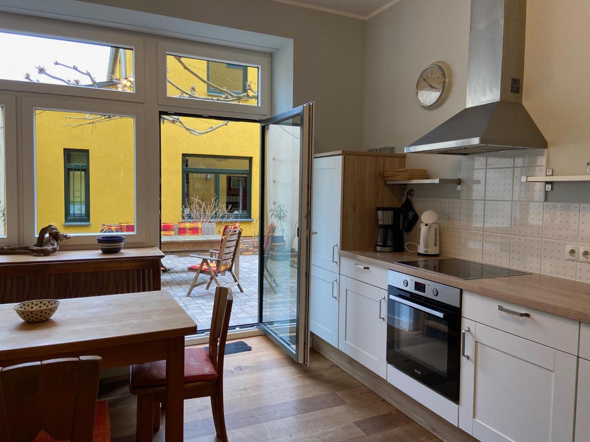 Fewo Mit 2 Schlafzimmern, Wohnkueche, Terrasse Bonn Esterno foto